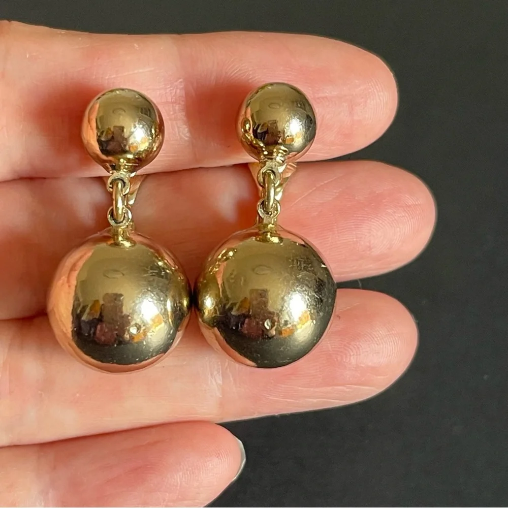 Vintage Monet 5 single + one pair clip on earrings_8